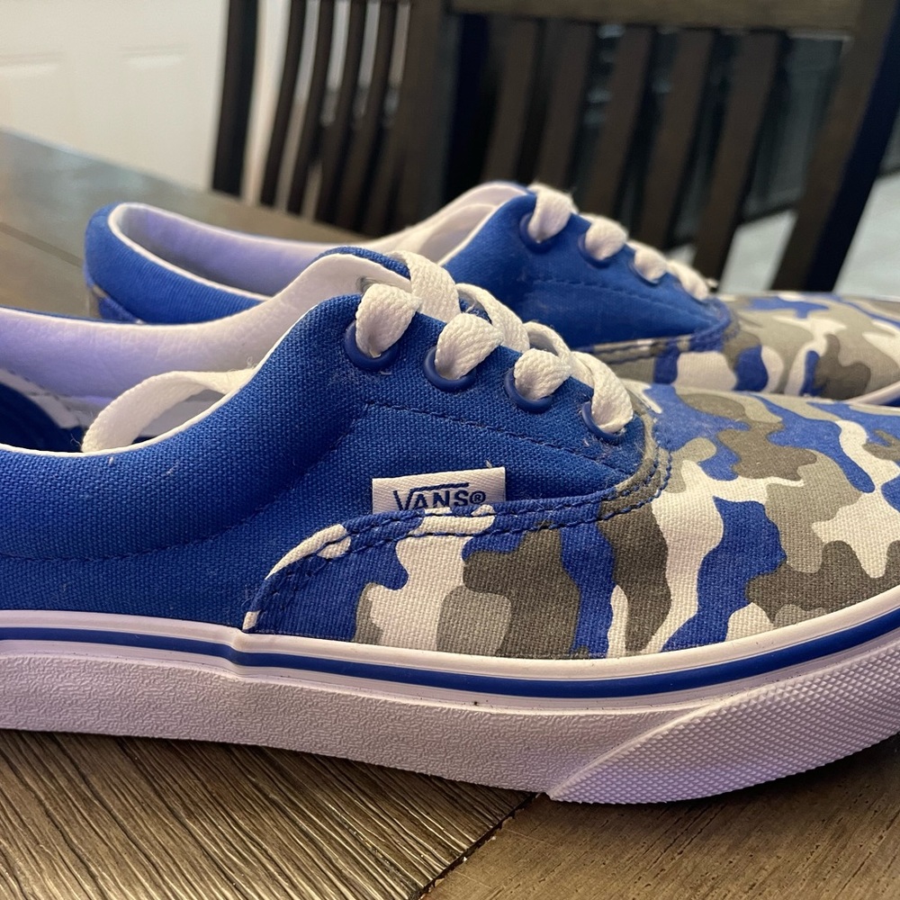 Vans “off the wall” boys 1.5 never worn